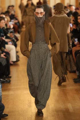 PFW - Uma Wang Runway A model walks the runway during the Uma Wang Womenswear Fall Winter 2026-2027 show as part of Paris Fashion Week on March 05, 2026 in Paris, France. Photo by Alain Gil Gonzalez ABACAPRESS.COM Paris France  Copyright: xGonzalezxAlain-Gil ABACAx