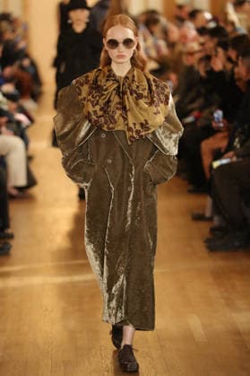 PFW - Uma Wang Runway A model walks the runway during the Uma Wang Womenswear Fall Winter 2026-2027 show as part of Paris Fashion Week on March 05, 2026 in Paris, France. Photo by Alain Gil Gonzalez ABACAPRESS.COM Paris France  Copyright: xGonzalezxAlain-Gil ABACAx