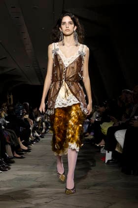 Runway during the Rabanne Womenswear Fall Winter 2026 2027 show as part of Paris Fashion Week PFW à lUnesco, à Paris, France, le 5 mars 2026 Bestimage Runway during the Rabanne Womenswear Fall Winter 2026 2027 show as part of Paris Fashion Week on March 05, 2026 in Paris, France Paris France  Copyright: xAgencex xBestimagexAgencex xBestimagex