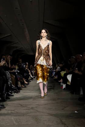 Runway during the Rabanne Womenswear Fall Winter 2026 2027 show as part of Paris Fashion Week PFW à lUnesco, à Paris, France, le 5 mars 2026 Bestimage Runway during the Rabanne Womenswear Fall Winter 2026 2027 show as part of Paris Fashion Week on March 05, 2026 in Paris, France Paris France  Copyright: xAgencex xBestimagexAgencex xBestimagex
