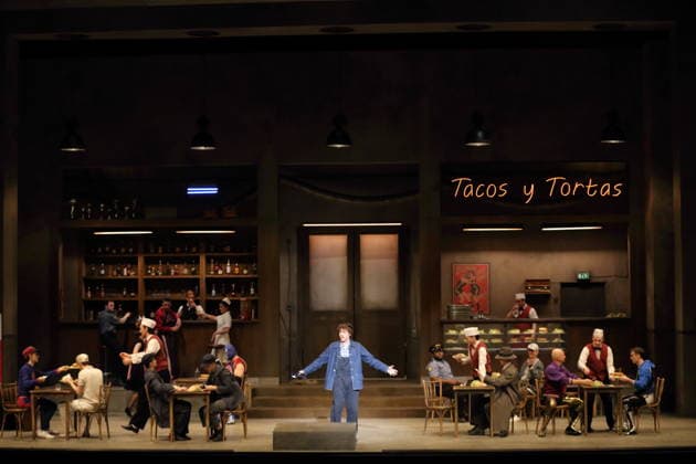 Jonah Hoskins (mittig als Lindoro) und Ensemble während der Fotoprobe für L Italiana in Algeri in der Deutschen Oper in Berlin, 5. März 2026. Dramma giocoso per musica in zwei Akten von Gioacchino Rossini. Musikalische Leitung Alessandro De Marchi. Inszenierung Rolando Villazon. Bühne Harald Thor. Kostüme Brigitte Reiffenstuel. Premiere ist am 8. März 2026. Deutsche Oper Berlin L Italiana in Algeri
