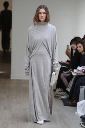 PFW - Ruohan Runway A model walks the runway during the Ruohan Womenswear Fall Winter 2026-2027 show as part of Paris Fashion Week on March 6, 2026 in Paris, France. Photo by Alain Gil Gonzalez ABACAPRESS.COM Paris France  Copyright: xGonzalezxAlain-Gil ABACAx
