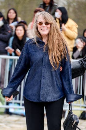 Sissy Spacek at the arrivals at the Loewe Womenswear Collection Prêt à Porter Automne Hiver 2026 2027 show as part of Paris Fashion Week PFW on the esplanade du Château de Vincennes, Paris, France, March 06, 2026 Denis Guignebourg Bestimage Arrivals at the Loewe Womenswear Fall Winter 2026 2027 show as part of Paris Fashion Week on March 06, 2026 in Paris, France Paris France  Copyright: xDenisxGuignebourgx xBestimagexDenisxGuignebourgx xBestimagex