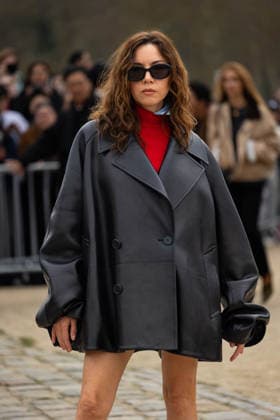 Aubrey Plaza at the arrivals at the Loewe Womenswear Collection Prêt à Porter Automne Hiver 2026 2027 show as part of Paris Fashion Week PFW sur lesplanade du Château de Vincennes, à Paris, France, le 6 mars 2026 Thibault Duboucher Bestimage Arrivals at the Loewe Womenswear Fall Winter 2026 2027 show as part of Paris Fashion Week on March 06, 2026 in Paris, France Paris France  Copyright: xThibaultxDuboucherx xBestimagexThibaultxDuboucherx xBestimagex