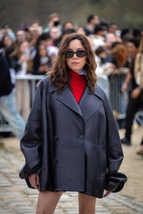 Aubrey Plaza Celebrities at Loewe Collection Femme Prêt à Porter Automne Hiver 2026 2027 fashion show during Paris Fashion Week, on March 6th, 2026 Florian Lavielle Bestimage Celebrities at Loewe Ready to Wear Fall Winter 2026 2027 Women Collection fashion show, during Paris Fashion Week, on March 6th, 2026 Paris France  Copyright: xFlorianxLaviellex xBestimagexFlorianxLaviellex xBestimagex