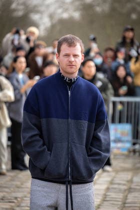 Lucas Hedges Celebrities at Loewe Collection Femme Prêt à Porter Automne Hiver 2026 2027 fashion show during Paris Fashion Week, on March 6th, 2026 Florian Lavielle Bestimage Celebrities at Loewe Ready to Wear Fall Winter 2026 2027 Women Collection fashion show, during Paris Fashion Week, on March 6th, 2026 Paris France  Copyright: xFlorianxLaviellex xBestimagexFlorianxLaviellex xBestimagex