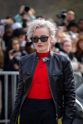 Julia Garner Celebrities at Loewe Collection Femme Prêt à Porter Automne Hiver 2026 2027 fashion show during Paris Fashion Week, on March 6th, 2026 Florian Lavielle Bestimage Celebrities at Loewe Ready to Wear Fall Winter 2026 2027 Women Collection fashion show, during Paris Fashion Week, on March 6th, 2026 Paris France  Copyright: xFlorianxLaviellex xBestimagexFlorianxLaviellex xBestimagex