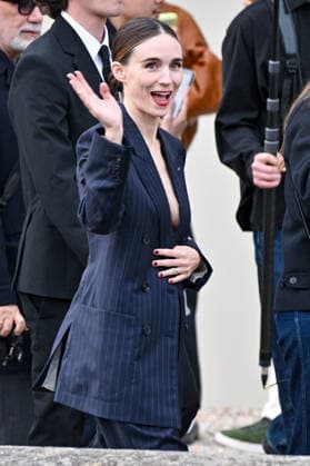 PFW Givenchy Outside Arrivals Rooney Mara arriving at the Givenchy show during Fashion Week in Paris, France on March 6, 2026. Photo by Julien Reynaud APS-Medias ABACAPRESS.COM Paris France  Copyright: xReynaudxJulien APS-Medias ABACAx