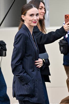 PFW Givenchy Outside Arrivals Rooney Mara arriving at the Givenchy show during Fashion Week in Paris, France on March 6, 2026. Photo by Julien Reynaud APS-Medias ABACAPRESS.COM Paris France  Copyright: xReynaudxJulien APS-Medias ABACAx