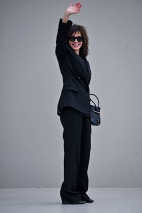 PFW Givenchy Outside Arrivals Anne Parillaud arriving at the Givenchy show during Fashion Week in Paris, France on March 6, 2026. Photo by Julien Reynaud APS-Medias ABACAPRESS.COM Paris France  Copyright: xReynaudxJulien APS-Medias ABACAx