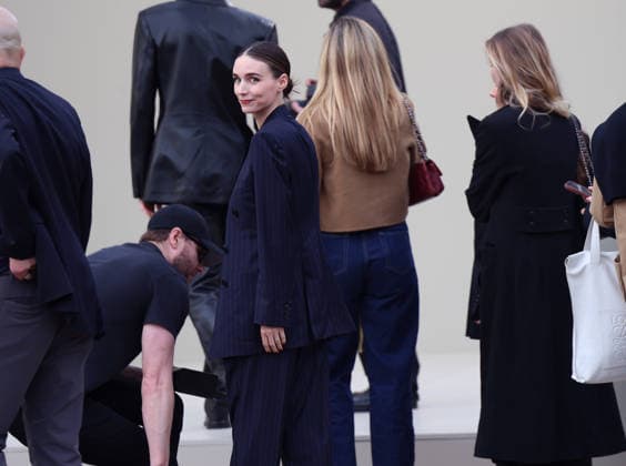 ArrivÃ es au dÃ file Givenchy Collection Femme PrÃªt-Ã -Porter Automne Hiver 2026-2027 lors de la Fashion Week de Paris (PFW) Rooney Mara - ArrivÃ es au dÃ file Givenchy Collection Femme PrÃªt-Ã -Porter Automne Hiver 2026-2027 lors de la Fashion Week de Paris (PFW) Arrivals at Givenchy show during Paris Fashion Week - Womenswear Fall Winter 2026 2027 in Paris on March 6, 2026.  Copyright: xBertrandxVanierx