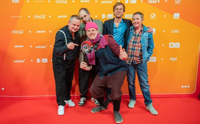 20260306 26. Verleihung des Amadeus Austrian Music Award 2026 WIEN, OESTERREICH - 06. MAERZ: Preistraeger des 26. Amadeus Austria Music Awards 2026 in der Genre-Kategorie -Jazz Worl Blues- die Musikgruppe 5-8erl in Ehrn nach der Verleihung des 26. Amadeus Austria Music Awards 2026 in der MARX Halle am 06. Maerz 2026 in Wien, Oesterreich. 260306_SEPA_17_050 Copyright: xIsabellexOuvrardx SEPAxMedia