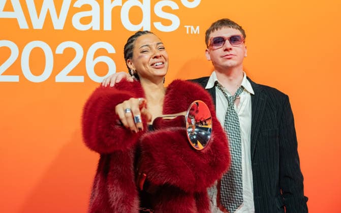20260306 26. Verleihung des Amadeus Austrian Music Award 2026 WIEN, OESTERREICH - 06. MAERZ: Preistraegerin des 26. Amadeus Austria Music Awards 2026 in der Kategorie -FM4 Award 2026- Rapperin und Schauspielerin Nenda Neururer alias Nenda nach der Verleihung des 26. Amadeus Austria Music Awards 2026 in der MARX Halle am 06. Maerz 2026 in Wien, Oesterreich. 260306_SEPA_17_052 Copyright: xIsabellexOuvrardx SEPAxMedia
