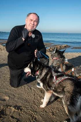 abb Walter Lehnertz mit Hunden zu Gast am Strand bei 10.Jahre Baltic Lights 2026 Promi Charity Schlittenhunderennen zu Gunsten der Welthungerhilfe an der Ostsee zwischen der Seebruecke Ahlbeck und der Seebruecke Heringsdorf , Freitag 06.03.2026 in Heringsdorf MV Deutschland