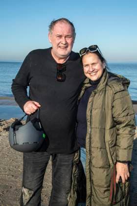 abb Walter Lehnertz und Sonja Burghausen (Ehefrau-Waldi) zu Gast am Strand bei 10.Jahre Baltic Lights 2026 Promi Charity Schlittenhunderennen zu Gunsten der Welthungerhilfe an der Ostsee zwischen der Seebruecke Ahlbeck und der Seebruecke Heringsdorf , Freitag 06.03.2026 in Heringsdorf MV Deutschland