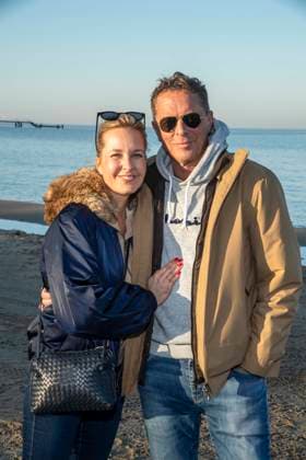 abb Sandra Sophie Trauboth und Patrick Graf von Faber-Castell zu Gast am Strand bei 10.Jahre Baltic Lights 2026 Promi Charity Schlittenhunderennen zu Gunsten der Welthungerhilfe an der Ostsee zwischen der Seebruecke Ahlbeck und der Seebruecke Heringsdorf , Freitag 06.03.2026 in Heringsdorf MV Deutschland