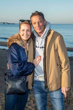 abb Sandra Sophie Trauboth und Patrick Graf von Faber-Castell zu Gast am Strand bei 10.Jahre Baltic Lights 2026 Promi Charity Schlittenhunderennen zu Gunsten der Welthungerhilfe an der Ostsee zwischen der Seebruecke Ahlbeck und der Seebruecke Heringsdorf , Freitag 06.03.2026 in Heringsdorf MV Deutschland