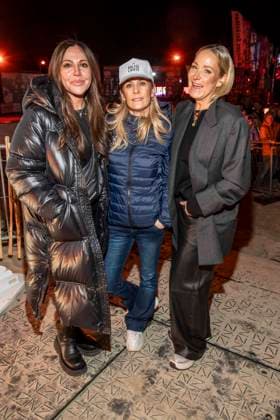 abb Simone Thomalla, Anja Lanaeus und Janine Kunze zu Gast am Strand bei 10.Jahre Baltic Lights 2026 Promi Charity Schlittenhunderennen zu Gunsten der Welthungerhilfe an der Ostsee zwischen der Seebruecke Ahlbeck und der Seebruecke Heringsdorf , Freitag 06.03.2026 in Heringsdorf MV Deutschland