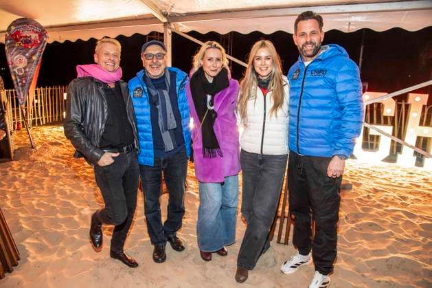 abb Roman Knizka, Wolfgang Stumph, Franziska Hippe, Nina Ensmann und Matthias Killing zu Gast am Strand bei 10.Jahre Baltic Lights 2026 Promi Charity Schlittenhunderennen zu Gunsten der Welthungerhilfe an der Ostsee zwischen der Seebruecke Ahlbeck und der Seebruecke Heringsdorf , Freitag 06.03.2026 in Heringsdorf MV Deutschland