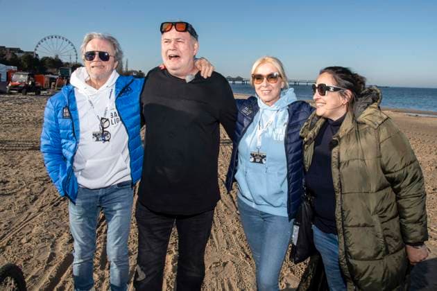 abb Wolfgang Lippert, Walter Lehnertz, Gesine Lippert und Sonja Burghausen (Ehefrau-Waldi) zu Gast am Strand bei 10.Jahre Baltic Lights 2026 Promi Charity Schlittenhunderennen zu Gunsten der Welthungerhilfe an der Ostsee zwischen der Seebruecke Ahlbeck und der Seebruecke Heringsdorf , Freitag 06.03.2026 in Heringsdorf MV Deutschland