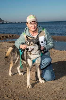 abb Sanna Englund zu Gast am Strand bei 10.Jahre Baltic Lights 2026 Promi Charity Schlittenhunderennen zu Gunsten der Welthungerhilfe an der Ostsee zwischen der Seebruecke Ahlbeck und der Seebruecke Heringsdorf , Freitag 06.03.2026 in Heringsdorf MV Deutschland