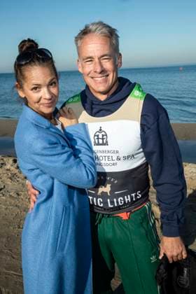 abb Katja Woywood und Marco Girnth zu Gast am Strand bei 10.Jahre Baltic Lights 2026 Promi Charity Schlittenhunderennen zu Gunsten der Welthungerhilfe an der Ostsee zwischen der Seebruecke Ahlbeck und der Seebruecke Heringsdorf , Freitag 06.03.2026 in Heringsdorf MV Deutschland