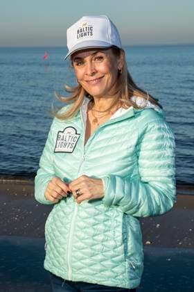 abb Anja Lanaeus zu Gast am Strand bei 10.Jahre Baltic Lights 2026 Promi Charity Schlittenhunderennen zu Gunsten der Welthungerhilfe an der Ostsee zwischen der Seebruecke Ahlbeck und der Seebruecke Heringsdorf , Freitag 06.03.2026 in Heringsdorf MV Deutschland