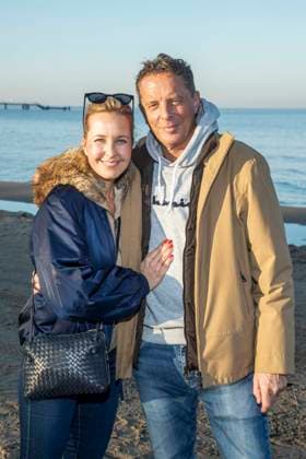 abb Sandra Sophie Trauboth und Patrick Graf von Faber-Castell zu Gast am Strand bei 10.Jahre Baltic Lights 2026 Promi Charity Schlittenhunderennen zu Gunsten der Welthungerhilfe an der Ostsee zwischen der Seebruecke Ahlbeck und der Seebruecke Heringsdorf , Freitag 06.03.2026 in Heringsdorf MV Deutschland