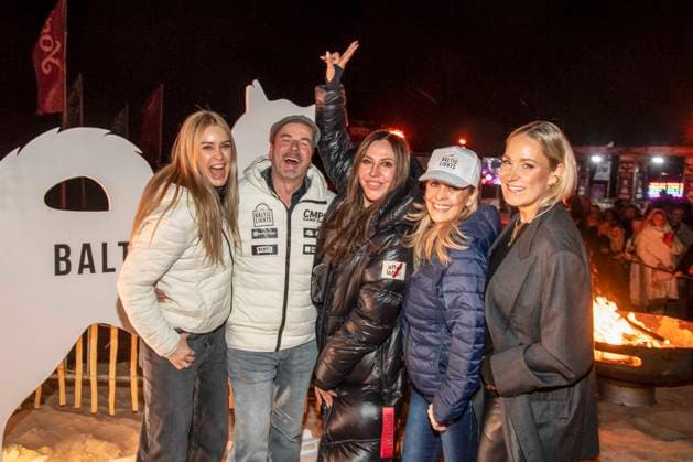 abb Nina Ensmann, Till Demtroeder, Simone Thomalla, Anja Lanaeus und Janine Kunze zu Gast am Strand bei 10.Jahre Baltic Lights 2026 Promi Charity Schlittenhunderennen zu Gunsten der Welthungerhilfe an der Ostsee zwischen der Seebruecke Ahlbeck und der Seebruecke Heringsdorf , Freitag 06.03.2026 in Heringsdorf MV Deutschland