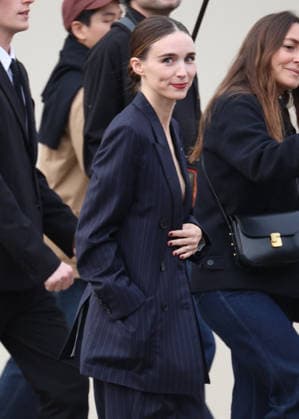 Rooney Mara at the Arrivals at the Givenchy Womenswear Collection Prêt à Porter Fall Winter 2026 2027 show as part of Paris Fashion Week PFW at the Hotel National des Invalides, in Paris, France, on March 6, 2026 Denis Guignebourg Bestimage Arrivals at the Givenchy Womenswear Fall Winter 2026 2027 show as part of Paris Fashion Week on March 6, 2026 in Paris, France Paris France  Copyright: xDenisxGuignebourgx xBestimagexDenisxGuignebourgx xBestimagex