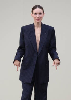 Rooney Mara at the Arrivals at the Givenchy Womenswear Collection Prêt à Porter Fall Winter 2026 2027 show as part of Paris Fashion Week PFW at the Hotel National des Invalides, in Paris, France, on March 6, 2026 Denis Guignebourg Bestimage Arrivals at the Givenchy Womenswear Fall Winter 2026 2027 show as part of Paris Fashion Week on March 6, 2026 in Paris, France Paris France  Copyright: xDenisxGuignebourgx xBestimagexDenisxGuignebourgx xBestimagex