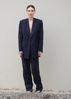 Rooney Mara at the Arrivals at the Givenchy Womenswear Collection Prêt à Porter Fall Winter 2026 2027 show as part of Paris Fashion Week PFW at the Hotel National des Invalides, in Paris, France, on March 6, 2026 Denis Guignebourg Bestimage Arrivals at the Givenchy Womenswear Fall Winter 2026 2027 show as part of Paris Fashion Week on March 6, 2026 in Paris, France Paris France  Copyright: xDenisxGuignebourgx xBestimagexDenisxGuignebourgx xBestimagex
