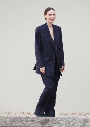 Rooney Mara at the Arrivals at the Givenchy Womenswear Collection Prêt à Porter Fall Winter 2026 2027 show as part of Paris Fashion Week PFW at the Hotel National des Invalides, in Paris, France, on March 6, 2026 Denis Guignebourg Bestimage Arrivals at the Givenchy Womenswear Fall Winter 2026 2027 show as part of Paris Fashion Week on March 6, 2026 in Paris, France Paris France  Copyright: xDenisxGuignebourgx xBestimagexDenisxGuignebourgx xBestimagex