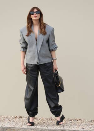 Elizabeth Olsen at the Arrivals at the Givenchy Womenswear Collection Prêt à Porter Automne Hiver 2026 2027 show as part of Paris Fashion Week PFW at the Hotel National des Invalides, in Paris, France, on March 6, 2026 Denis Guignebourg Bestimage Arrivals at the Givenchy Womenswear Fall Winter 2026 2027 show as part of Paris Fashion Week on March 6, 2026 in Paris, France Paris France  Copyright: xDenisxGuignebourgx xBestimagexDenisxGuignebourgx xBestimagex