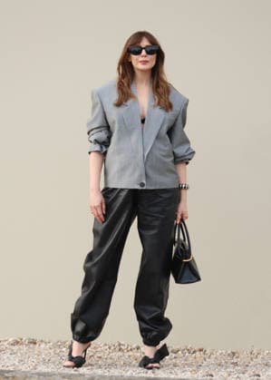 Elizabeth Olsen at the Arrivals at the Givenchy Womenswear Collection Prêt à Porter Automne Hiver 2026 2027 show as part of Paris Fashion Week PFW at the Hotel National des Invalides, in Paris, France, on March 6, 2026 Denis Guignebourg Bestimage Arrivals at the Givenchy Womenswear Fall Winter 2026 2027 show as part of Paris Fashion Week on March 6, 2026 in Paris, France Paris France  Copyright: xDenisxGuignebourgx xBestimagexDenisxGuignebourgx xBestimagex