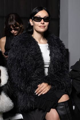 guest au Front Row du défilé Vaillant Collection Femme Prêt à Porter Automne Hiver 2026 2027 lors de la Fashion Week de Paris PFW au palais de Tokyo, à Paris, France, le 6 mars 2026 Julien Sarkissian Bestimage Front Row at the Vaillant Womenswear Fall Winter 2026 2027 presentation as part of Paris Fashion Week on March 06, 2026 in Paris, France Paris France  Copyright: xJulienxSarkissianx xBestimagexJulienxSarkissianx xBestimagex