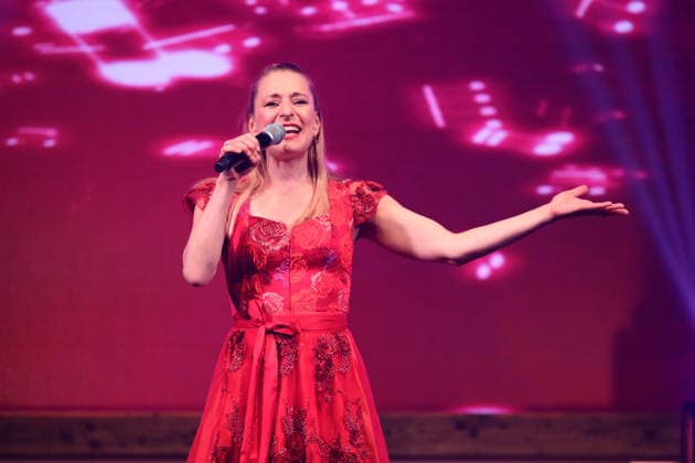 Schlagerspaß mit Andy Borg in Erfurt Erfurt, 06.03.2026 Stefanie Hertel bei Schlagerspaß mit Andy Borg in der Alten Oper in Erfurt Thüringen Deutschland Copyright: xMatthiasxGränzdörferx