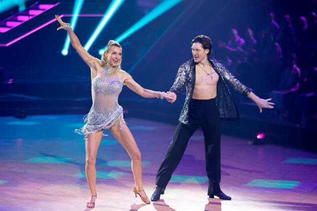 Sängerin Anna-Carina Woitschack und Tänzer Evgeny Vinokurov bei der ersten Tanzshow der 19. Staffel der RTL-Tanzshow Lets Dance im Coloneum. Köln, 06.03.2026 NRW Deutschland Copyright: xChristophxHardtx