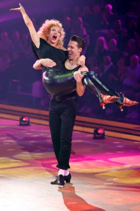 Profitänzer Valentin Lusin und Moderatorin Sonya Kraus sind ausgeschieden bei der ersten Tanzshow der 19. Staffel der RTL-Tanzshow Lets Dance im Coloneum. Köln, 06.03.2026 NRW Deutschland Copyright: xChristophxHardtx