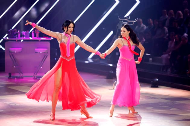 Tänzerin Victoria Sauerwald und Influencerin Vanessa Borck (Nessi) bei der ersten Tanzshow der 19. Staffel der RTL-Tanzshow Lets Dance im Coloneum. Köln, 06.03.2026 NRW Deutschland Copyright: xChristophxHardtx