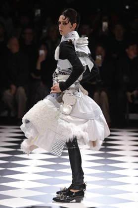 PFW - Junya Watanabe Runway Models Walk Runway for the Junya Watanabe Fall 2026 Ready-to-Wear fashion show during Paris Fashion Week on March 7, 2026 in Paris, France. Photo by Alain-Gil Gonzalez ABACAPRESS.COM Paris France  Copyright: xGonzalezxAlain-Gil ABACAx