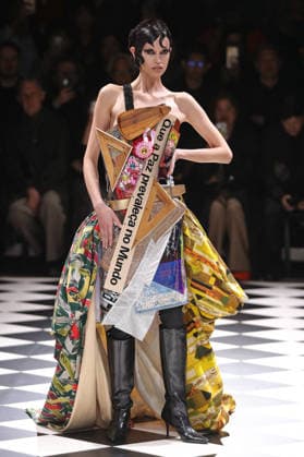 Entertainment Bilder des Tages PFW - Junya Watanabe Runway Models Walk Runway for the Junya Watanabe Fall 2026 Ready-to-Wear fashion show during Paris Fashion Week on March 7, 2026 in Paris, France. Photo by Alain-Gil Gonzalez ABACAPRESS.COM Paris France  Copyright: xGonzalezxAlain-Gil ABACAx