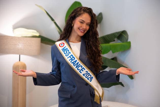 Entertainment Bilder des Tages CELEBRITES : Miss France 2026 - Angers - 07 03 2026 Hinaupoko Deveze, Miss France 2026 en sÃ ance dÃ dicace au centre commerciale l™Atoll Ã Angers AngersFrance  Copyright: xEmilienxJousselin PSnewZx