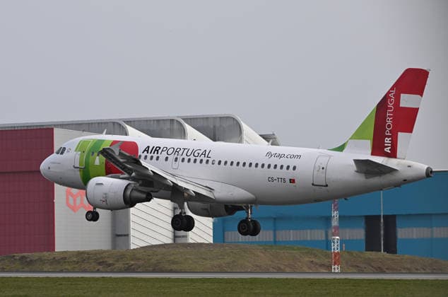 06.03.2026, xjrdrx, WIrtschaft Flugzeuge, v.l. TAP Air Portugal Airbus A319-100 with registration CS-TTS Luxemburg *** 06 03 2026, xjrdrx, Economy Aircraft, v l TAP Air Portugal Airbus A319 100 with registration CS TTS Luxembourg