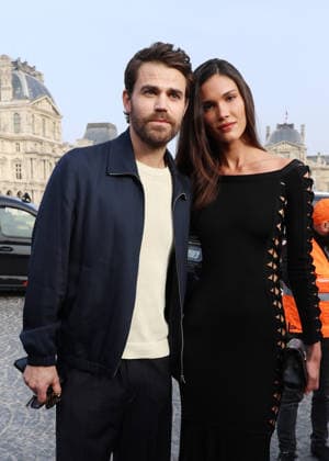 Paul Wesley and his partner Natalie Kuckenburg at the arrivals at the Elie Saab Womenswear Collection Prêt à Porter Fall Winter 2026 2027 show as part of Paris Fashion Week PFW at the Carrousel du Louvre, Paris, France, March 07, 2026 Denis Guignebourg Bestimage Arrivals at the Elie Saab Womenswear Fall Winter 2026 2027 show as part of Paris Fashion Week on March 07, 2026 in Paris, France Paris France  Copyright: xDenisxGuignebourgx xBestimagexDenisxGuignebourgx xBestimagex