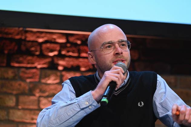 Autor Nicolas van Veen liest und spricht auf der Lit.Cologne, dem internationalen Literaturfestival