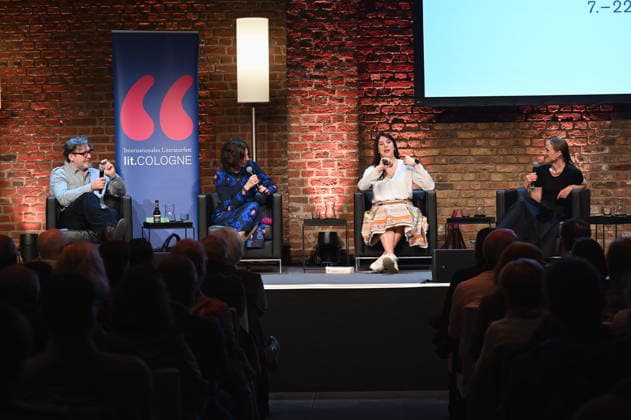 Autor und Regisseur David Schalko, Eva Menasse, Autorin Vea Kaiser Autorin Verena Rossbacher, l-t, auf der Bühne und sprechen und Lesen zum Thema Vienna calling auf der Lit.Cologne, dem internationalen Literaturfestival