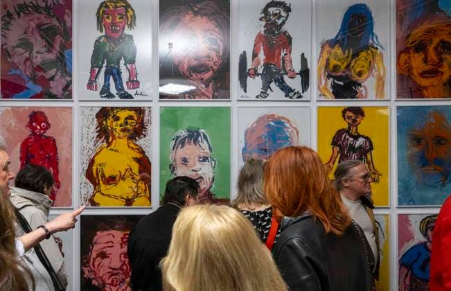 Der Schauspieler und Künstler, Milan Peschel, ** NUR FÜR REDAKTIONELLE ZWECKE ** EDITORIAL USE ONLY **<p>Der Schauspieler und Künstler, Milan Peschel, präsentiert am Samstag, dem 7. März 2026 seine eigenen künstlerischen Arbeiten auf einer Vernissage in der Kleinen Affäre in Hattingen Blankenstein. Deutschland NRW Hattingen Copyright: WalterxFischer
