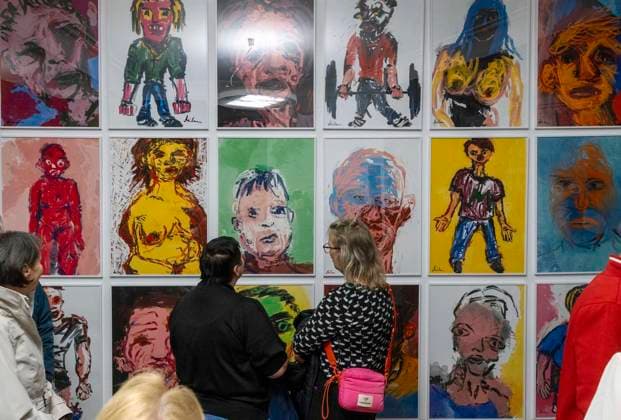 Der Schauspieler und Künstler, Milan Peschel, ** NUR FÜR REDAKTIONELLE ZWECKE ** EDITORIAL USE ONLY **<p>Der Schauspieler und Künstler, Milan Peschel, präsentiert am Samstag, dem 7. März 2026 seine eigenen künstlerischen Arbeiten auf einer Vernissage in der Kleinen Affäre in Hattingen Blankenstein. Deutschland NRW Hattingen Copyright: WalterxFischer