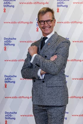 07.03.2026. Düsseldorf. 16. Festliche Operngala zu Gunsten der Deutsche AIDS-Stiftung in der Deutschen Oper am Rhein. Hier: Erster Bürgermeister Josef Hinkel Düsseldorf Deutsche Oper am Rhein Nordrhein-Westfalen Deutschland